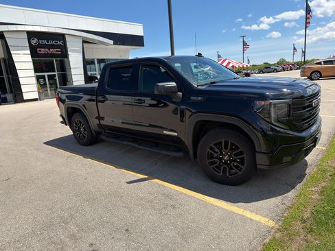 Used 2023 GMC Sierra 1500 Elevation AWD/4WD image 4