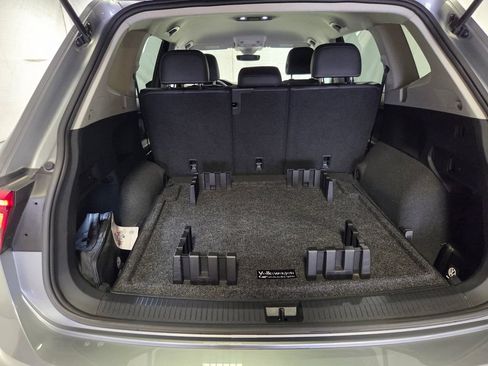 Used 2024 Volkswagen Tiguan SE AWD/4WD image 26