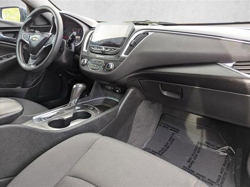 Used 2020 Chevrolet Malibu LT FWD image 19