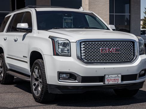 Used 2017 GMC Yukon Denali AWD/4WD image 3