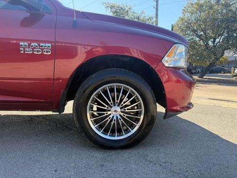 Used 2014 RAM 1500 Express RWD image 25