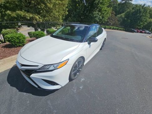 Used 2020 Toyota Camry XSE w/ Navigation Package FWD image 3