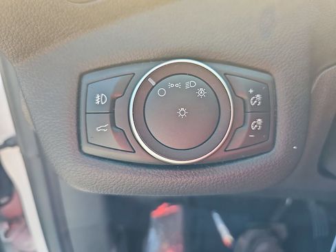 Used 2018 Ford Escape SE FWD image 29