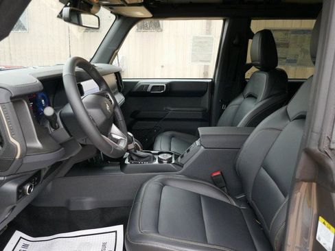 New 2025 Ford Bronco Badlands image 13