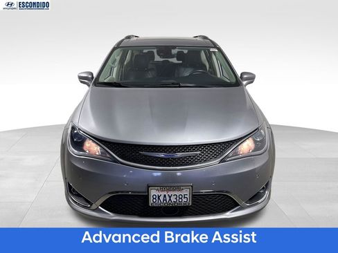 Used 2019 Chrysler Pacifica Touring-L Plus w/ Advanced Safetytec Group FWD image 8