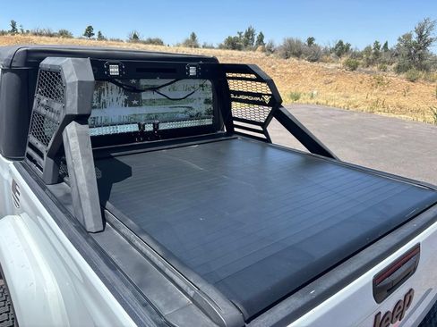 Used 2021 Jeep Gladiator Rubicon AWD/4WD image 16