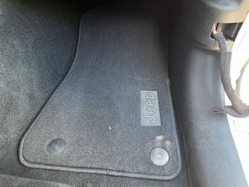 Used 2025 Jeep Wrangler Unlimited Sahara AWD/4WD image 34