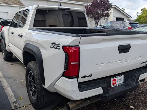 Used 2025 Toyota Tacoma TRD Off-Road w/ TRD Off Road Premium Package AWD/4WD image 2
