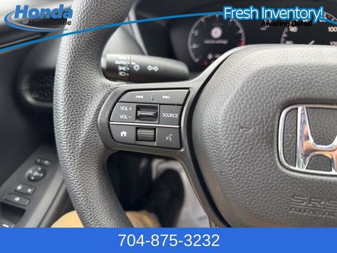Used 2025 Honda HR-V LX image 25