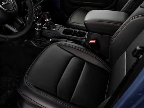 New 2025 Jeep Gladiator Sport w/ Premium Package image 10