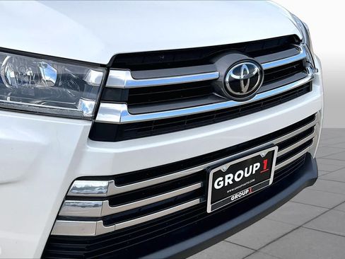 Used 2019 Toyota Highlander Limited FWD image 30