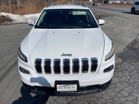 Used 2017 Jeep Cherokee Latitude w/ True North Edition AWD/4WD image 2