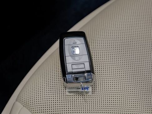 Used 2017 Rolls-Royce Wraith RWD image 88