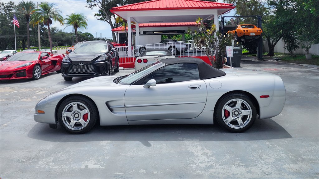 Used 1999 Chevrolet Corvette Convertible w/ Memory Pkg RWD image 13