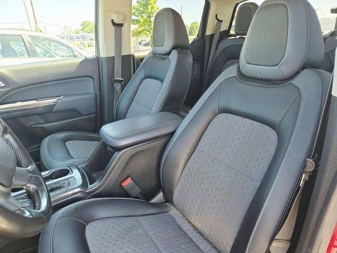 Used 2017 Chevrolet Colorado Z71 AWD/4WD image 7