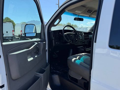 Used 2020 Chevrolet Express 3500 LS RWD image 14