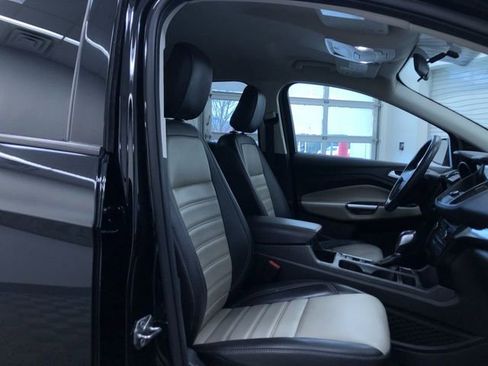 Used 2019 Ford Escape SEL w/ SEL Sport Appearance Package image 23