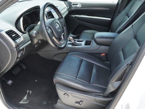 Used 2020 Jeep Grand Cherokee Limited w/ Luxury Group II RWD image 13