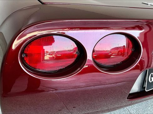 Used 2003 Chevrolet Corvette Convertible w/ Preferred Equipment Group1 RWD image 32