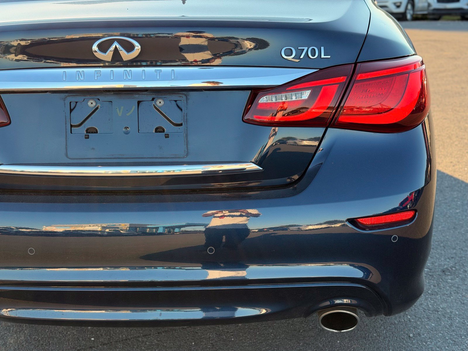 Used 2015 INFINITI Q70 L 3.7 w/ Deluxe Touring Package RWD image 11