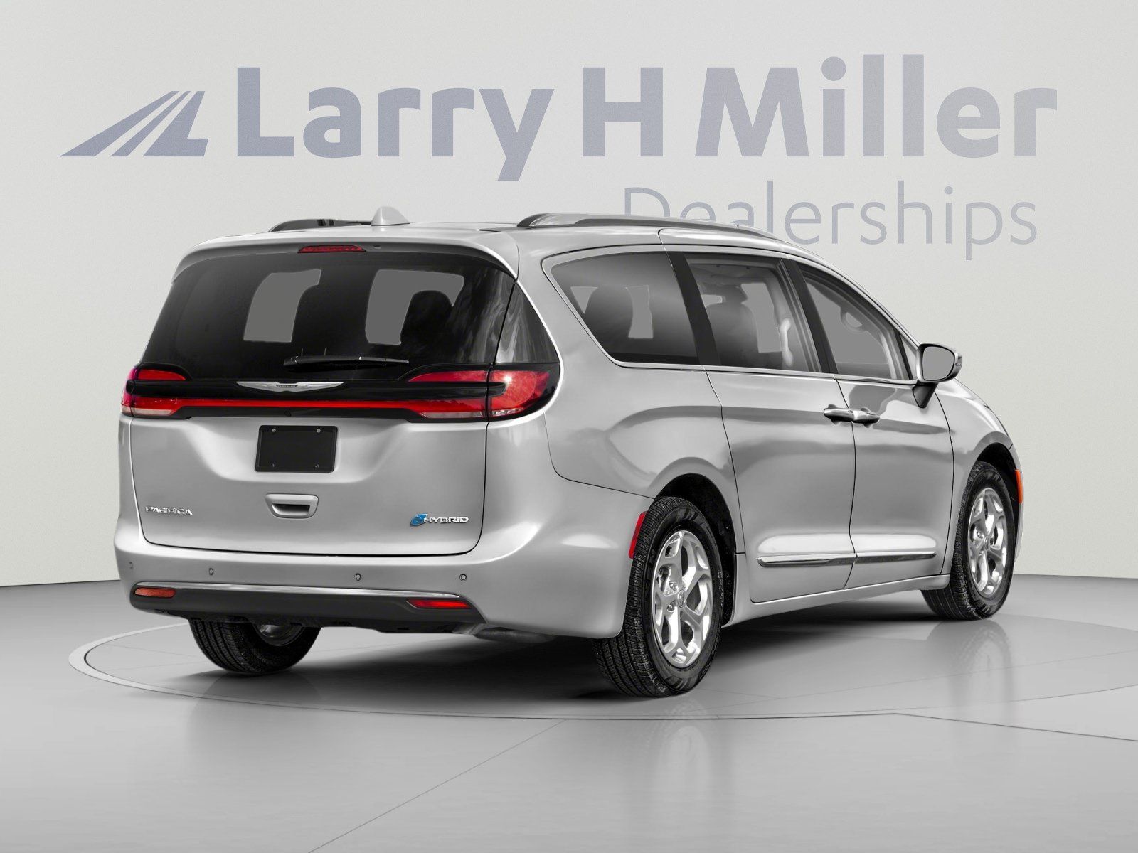 Used 2022 Chrysler Pacifica Limited FWD image 2