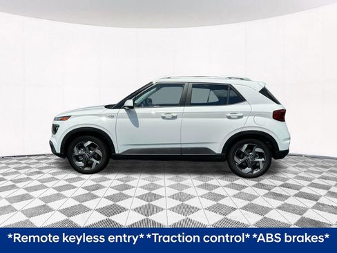 Certified 2025 Hyundai Venue SEL image 5