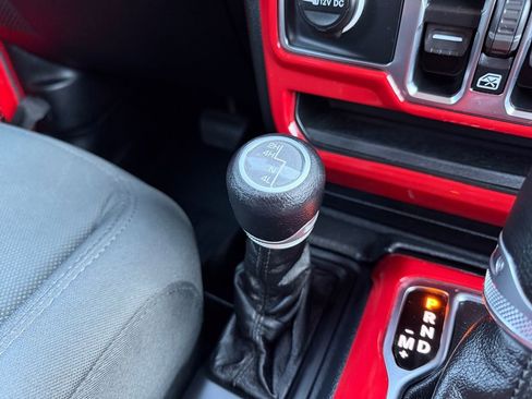 Used 2021 Jeep Gladiator Sport image 24