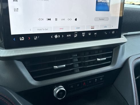 Used 2025 Ford Explorer ST-Line image 24