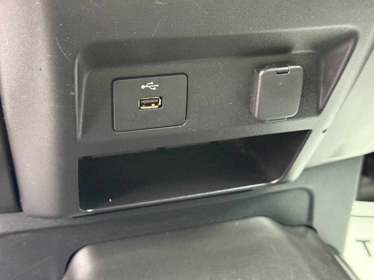Used 2019 Ford F150 XL w/ Equipment Group 101A Mid RWD image 24