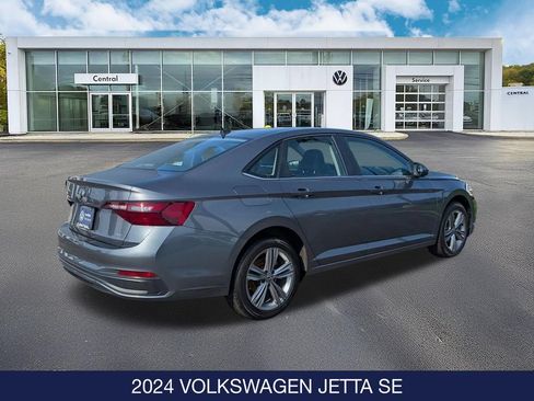Certified 2024 Volkswagen Jetta SE FWD image 8