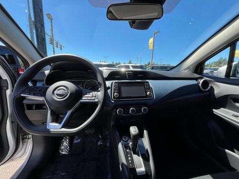 Used 2025 Nissan Versa SV FWD image 33