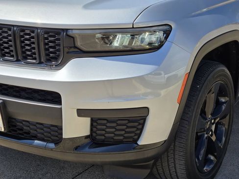 Used 2022 Jeep Grand Cherokee L Laredo RWD image 8