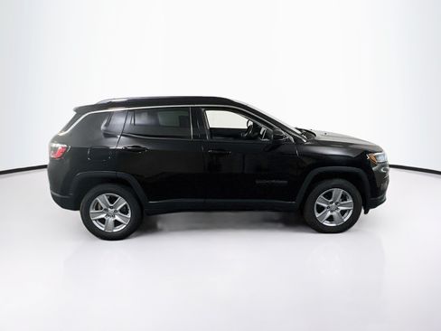 Used 2022 Jeep Compass Latitude w/ Convenience Group AWD/4WD image 4