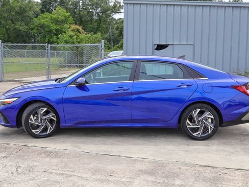 Used 2025 Hyundai Elantra Limited FWD image 26