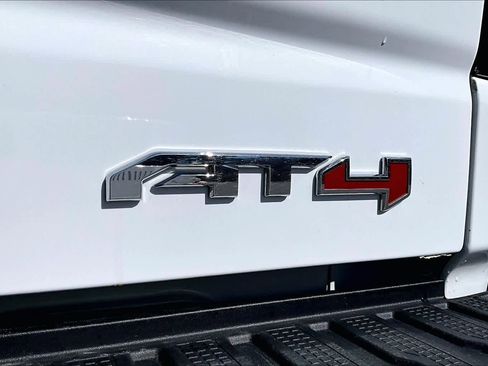 Used 2023 GMC Sierra 1500 AT4 w/ AT4 Premium Package AWD/4WD image 10