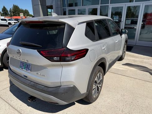 Used 2023 Nissan Rogue SV AWD/4WD image 6