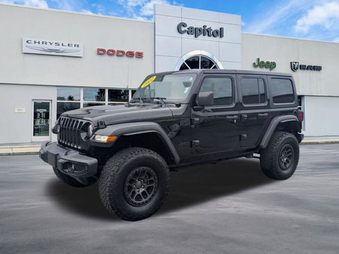 Used 2022 Jeep Wrangler Unlimited Sport w/ Xtreme Recon 35" Tire Package AWD/4WD image 7