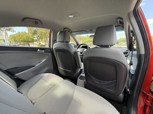 Used 2012 Hyundai Accent GLS image 18