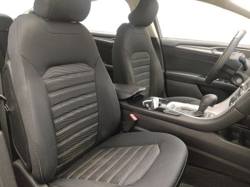 Used 2016 Ford Fusion SE image 21