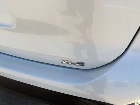 Used 2021 Toyota Highlander XLE FWD image 5