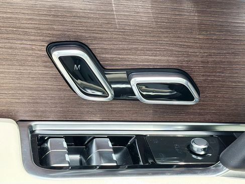 New 2026 Land Rover Range Rover SE image 25
