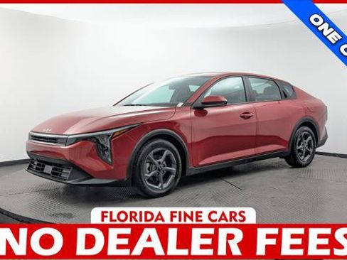 Used 2025 Kia K4 FWD image 1