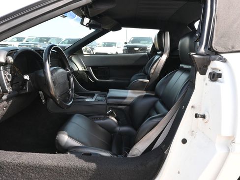 Used 1992 Chevrolet Corvette Convertible RWD image 16
