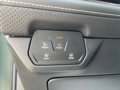 Used 2026 Volkswagen Atlas Cross Sport SEL Premium R-Line AWD/4WD image 24