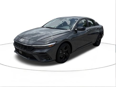 New 2026 Hyundai Elantra SEL Sport FWD image 7