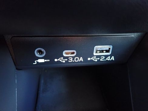 Used 2025 Subaru Outback Premium AWD/4WD image 19