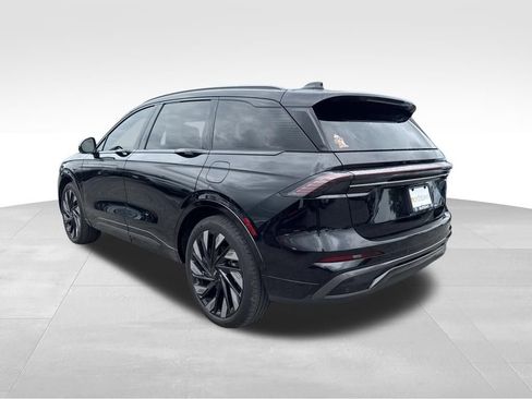 Used 2025 Lincoln Nautilus Reserve w/ Jet Appearance Package AWD/4WD image 4