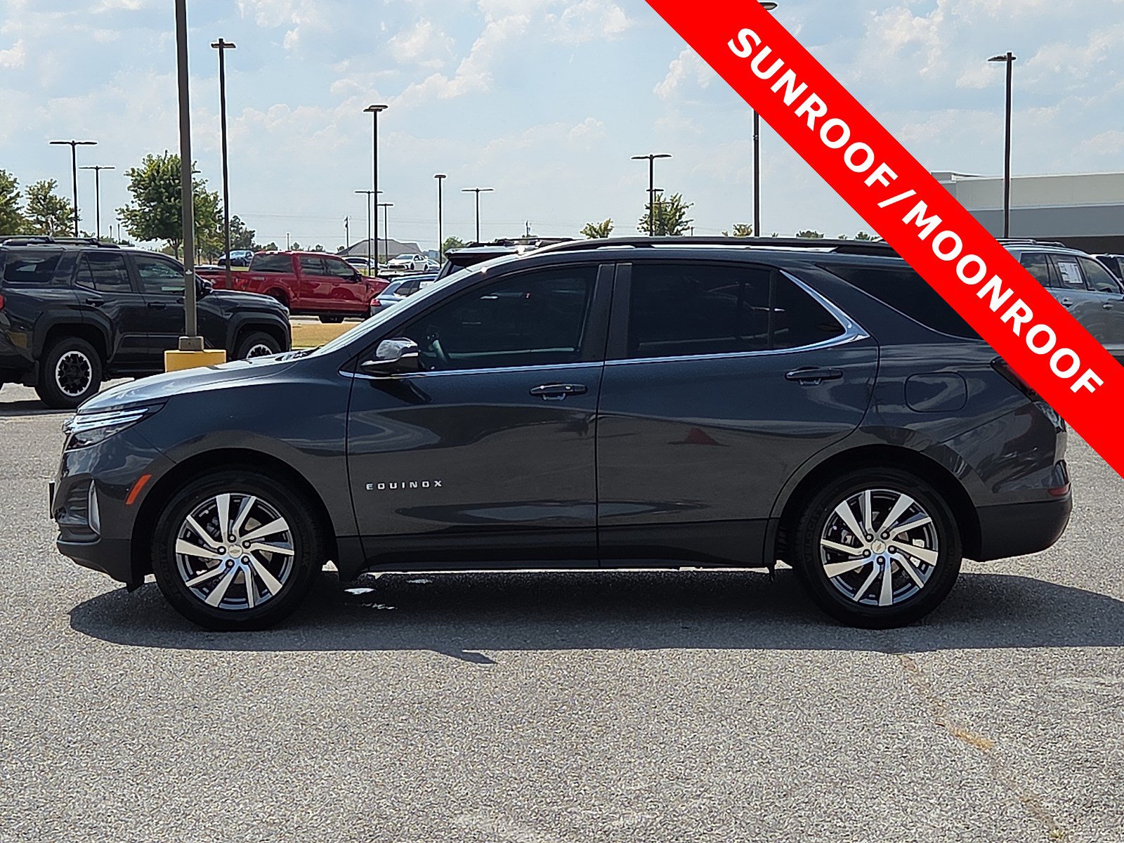 Used 2023 Chevrolet Equinox LT FWD image 3