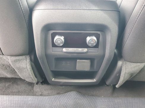 Used 2025 GMC Acadia Elevation image 13