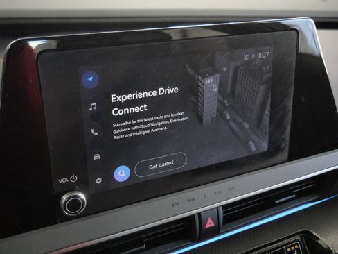 Used 2024 Toyota Prius XLE image 31